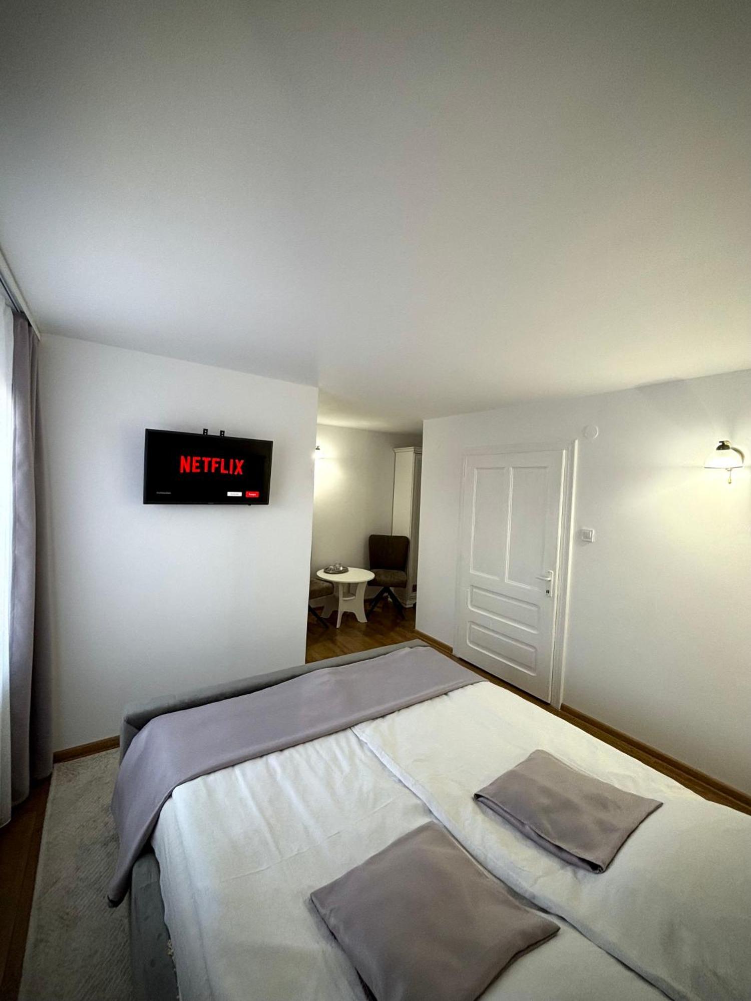 Pensiunea Casa-Stefanel Sadova  Exteriér fotografie